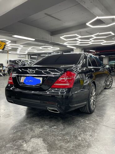 кю 7: Mercedes-Benz 500: 2011 г., 4.7 л, Автомат, Бензин, Седан