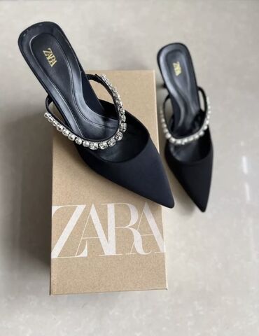 обувь для туризма: Туфли Zara, 35, түсү - Кара