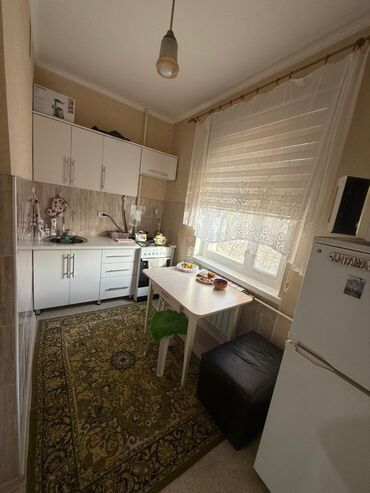 квартира сокулуктан: 1 бөлмө, 35 кв. м, 105-серия, 3 кабат, Евроремонт