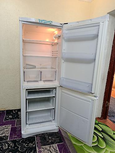 купит холодильник бу: Холодильник Indesit, Б/у, Двухкамерный, De frost (капельный), 60 * 175 * 60 — 7