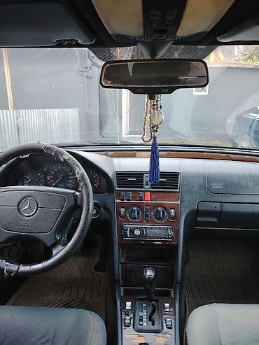 islenmis hyundai avtomobilleri satisi: Mercedes-Benz C 180: 1.8 l | 1995 il Sedan — 4