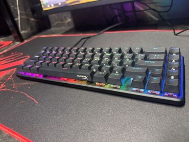 поко 4 х: Клавиатура, HyperX, Механическая, Проводное подключение, Размер: 65%