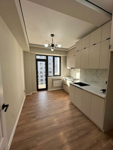 3 комнатная квартира 104 серии бишкек: 1 комната, 42 м², Элитка, 3 этаж, Евроремонт