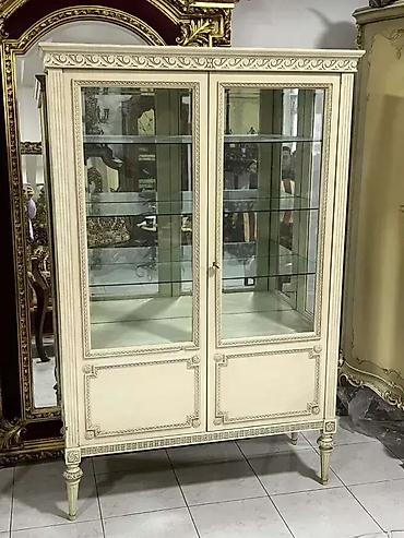 lenjivac: Stilska vitrina Dobro stanje sirina 111 cm dubina 42.5 cm visina 170 — 4