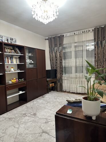 квартир джал: 2 комнаты, 48 м², 105 серия, 2 этаж, Евроремонт