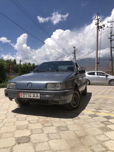 сидения авто: Volkswagen Passat: 1989 г., 1.8 л, Механика, Бензин, Седан