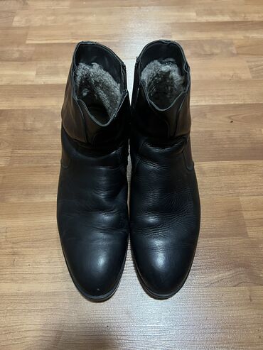мужской обувь зимний: Зимние ботинки, разгрузка вещей
