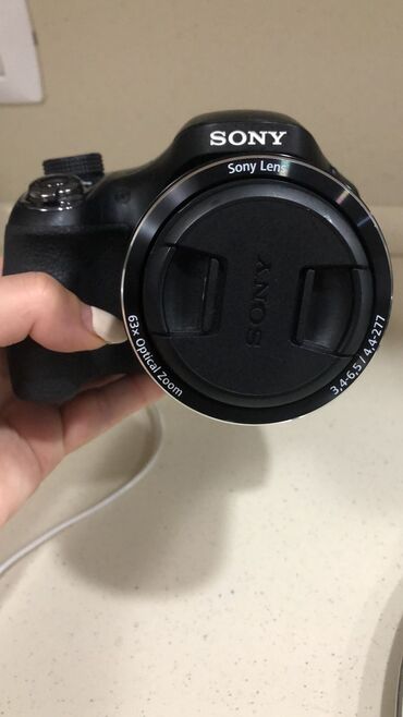 sony xperia xz: Sony brendine mexsus Fotokamera satilir.Tezedi.Almaniyadan alinib baha