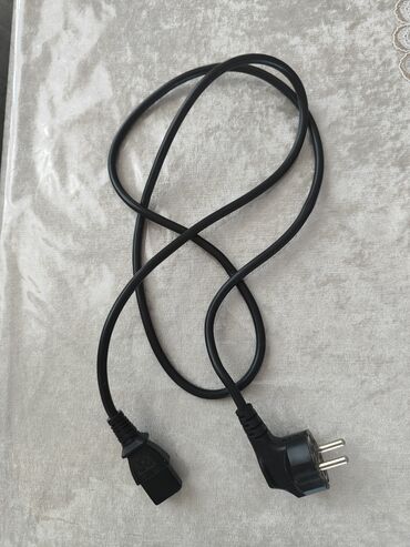 Xbox 360 & Xbox: Xbox 360 konsol dəsti Komplekt: - Xbox 360 ağ korpus konsolu - 2 ədəd — 3