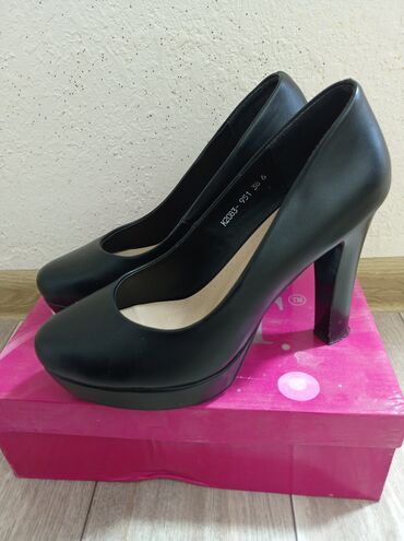 обувь женская бу: Туфли 38, цвет - Черный