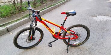 детский велесипед: Срочно Продаю велосипед TRINX, размер колес 24, в подарок держатель