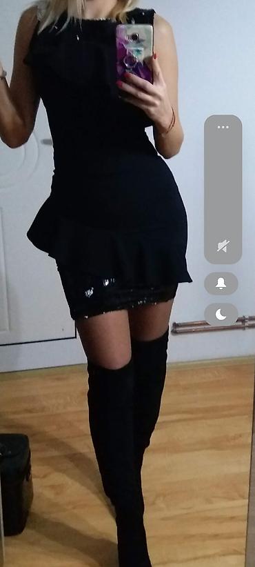 Haljine: Čipkana haljina u mint zelenoj boji - Model: ravna/silueta do kolena — 6