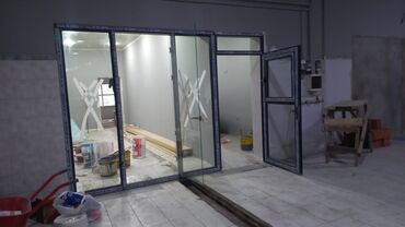 Tikinti işləri: Şüşə ofi̇s və otağ lar üçün ara kəsmə. Kəyfi̇yyatli̇. Sərfəli̇ — 2