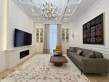 в клубном доме: For rent a new 3 bedroom apartment is available in an exclusive — 1
