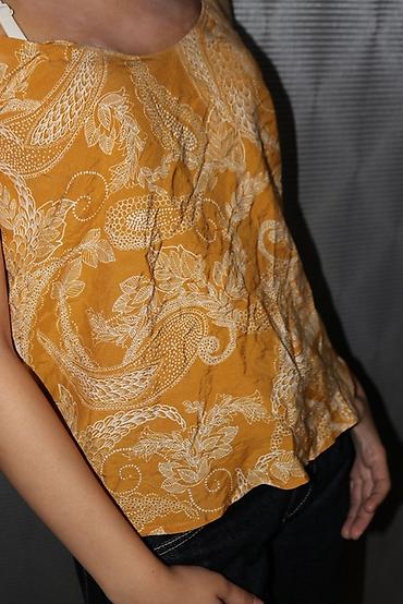 aqava bitkisi: Qadın üçün naxışlı kolsuz top - Model: nazik çiyin askılı, azad kəsim — 5