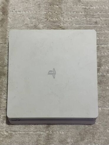 игровая приставка денди: Sony PlayStation 4 Slim, белая Комплектация и особенности: - Консоль