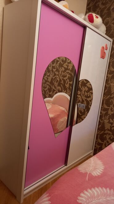 вешалка потолочная для сушки белья: Heç bir defekti yoxdu yeni kimidir. İri şkaf həm asılqan həm çoxlu