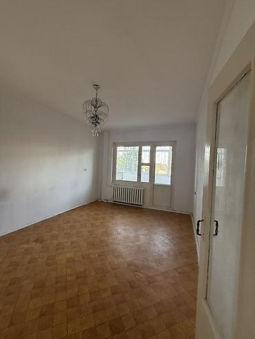 гасниса: 4 комнаты, 85 м², 12 мкр 1 этаж, Требуется ремонт — 4
