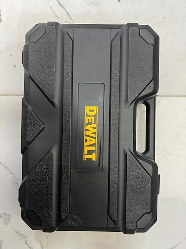 Dəst şəklində təqdim olunan DEWALT elektrikli perforator. Möhkəm lalafo.az -da Dəst şəklində təqdim olunan DEWALT elektrikli perforator. Möhkəm