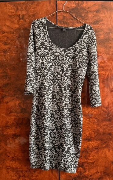 Ziyafət donları: Bu geyim qadınlar üçün nəzərdə tutulmuş müxtəlif üslublu iki paltardan -da lalafo.az — 21 Ziyafət donları: Bu geyim qadınlar üçün nəzərdə tutulmuş müxtəlif üslublu iki paltardan — 21