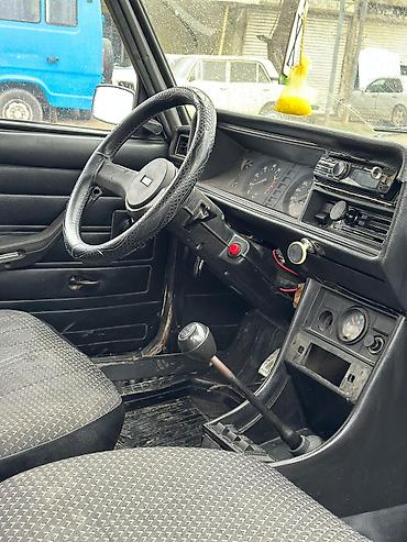 2107 faralar: VAZ 2107 sedan – ağ rəng, 4 qapı, arxa ötürücülü klassik model — 7