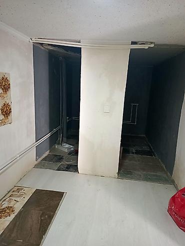 Kommersiya daşınmaz əmlakı: Ev öz evimdi. hər şəraiti var. yuxarda iki otağ sanizel kuxna var — 5