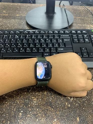 Apple Watch: Смарт‑часы Apple Watch с прямоугольным дисплеем и зеленым алюминиевым — 1