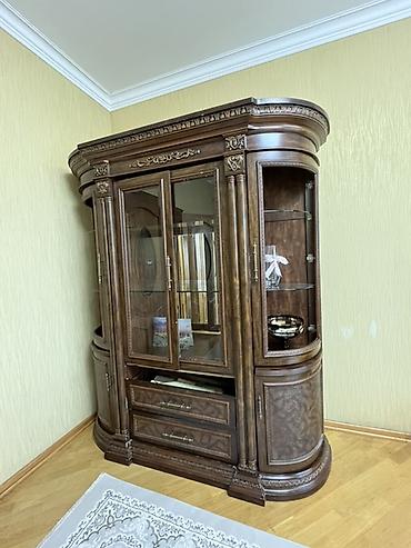 Bufetlər: Klassik üslublu vitrin/bufet şkaf - Material: təbii ağac (tünd qoz — 1