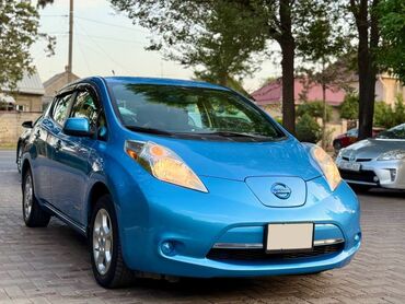 электромобиль neta: Продаю Nissan Leaf, 2013 года, ярко-синий цвет. Электромобиль в