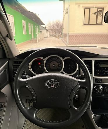 Toyota: Toyota 4Runner: 2004 г., 4 л, Автомат, Бензин, Внедорожник — 8
