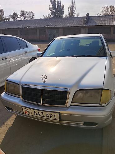 ветровики на мерс: Mercedes-Benz 220: 1997 г., Автомат, Седан — 9
