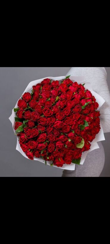 украшение на новый год: 101 и 51 роза готовый букет 🌹акция акция‼️‼️‼️