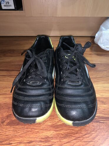 обувь 35 размера: Футбольные бутся от joma оригинал состояние хорошое размер:35