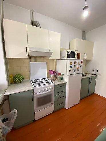 3 комнаты, 65 м², Аламединский рынок / базар 2 этаж
