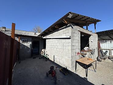 Продажа коттеджей и домов: Продаётся жилой дом барачного типа! Город КАНТ - Дом с 4 жилыми — 10