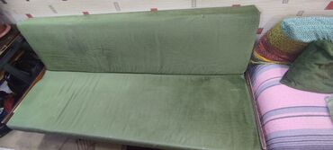 диван на дачу: Диван, Б/у, Раскладной, Велюровая ткань, Нет доставки