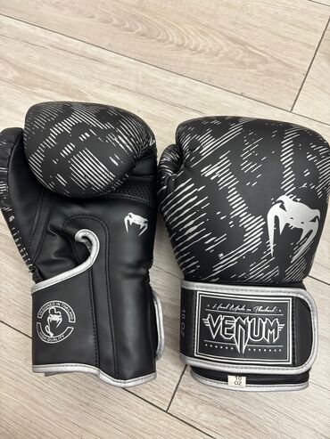 bokus elceyi: KICKBOXING DESTI yep yenidir 3 ay istifade olunub qiz isdedib