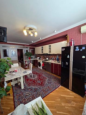 Mənzillər: 3 otaqlı, Yeni tikili, 165 kv. m — 6
