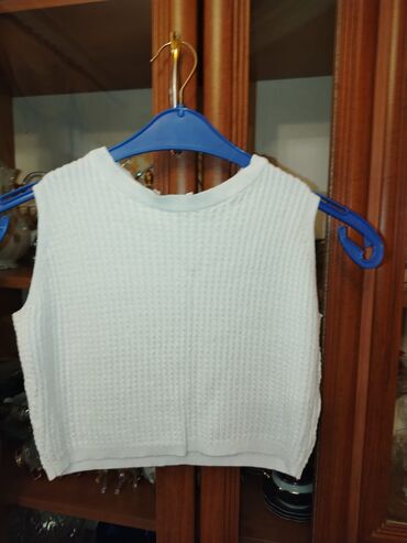 Köynək və bluzalar: Kroplar əla vəziyyətdə.3 ü bir yerdə 10 manat — 10