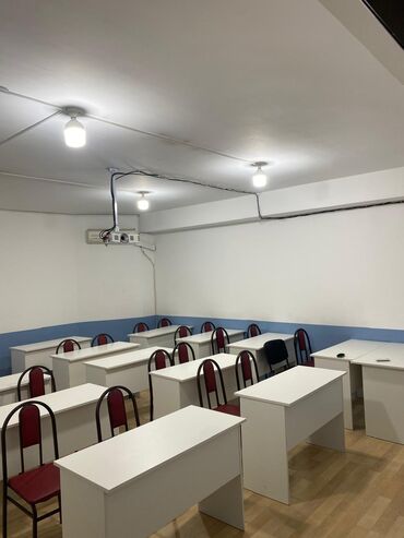 arendaya ofis: Elmler metrosunun yaxınlığında 13 otaq, 250 kv.m sahəsi olan ofis