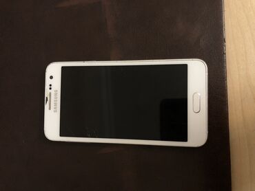 samsung a20s ekran: Samsung Galaxy A3, 16 GB, rəng - Ağ, Qırıq, Sensor