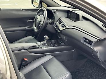 Lexus: Lexus UX: 2019 г., 2 л, Вариатор, Хэтчбэк — 16