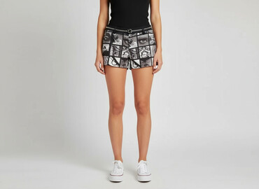 ubrania w stylu lat 80: Shorts for women, size L