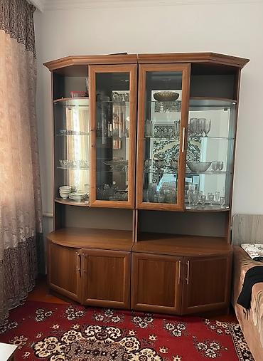 Дубал шкафтар: Продаю горку б/у в хорошем состоянии. Цвет темно коричневый, красивый — 1