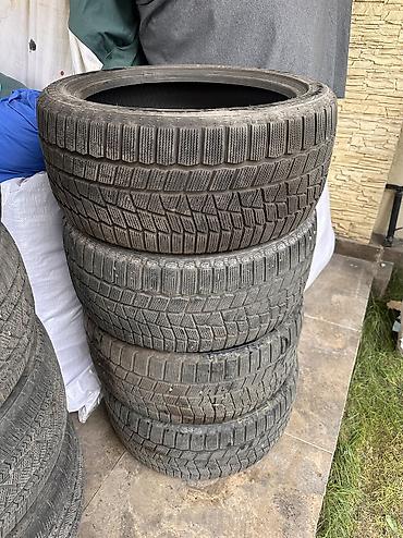 Шины: Шины 245 / 40 / R 18, Зима, Б/у, Комплект, Maxxis — 2