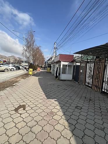 Навесы: Продаётся участок в центре Чолпон-Аты, первая линия, напротив мэрии — 8