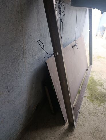 Giriş qapıları: Qalin sizlerle qalin lisdle en.160 hundurlik 2.10.qiymet 240 ünvan