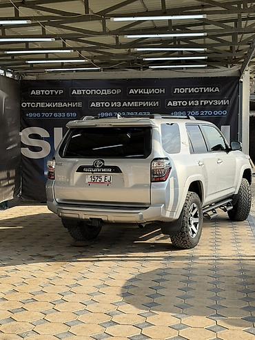 буксир машины: Toyota 4Runner: 2020 г., 4.6 л, Автомат, Бензин, Внедорожник — 3