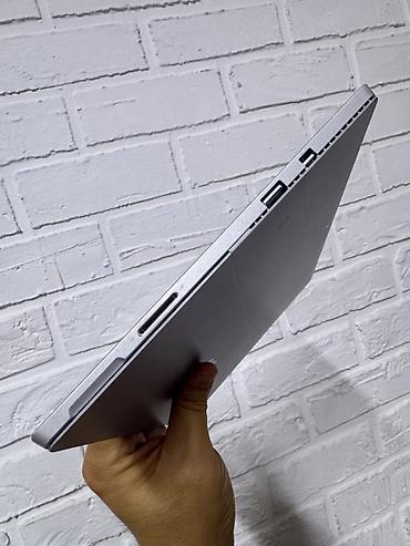 acer spin: Microsoft Surface Pro 4 (1724) с i5-6300U, 8 ГБ оперативной памяти и — 4