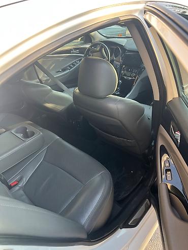 bmw e60 m: Hyundai Sonata: 2 l | 2014 il Sedan — 2